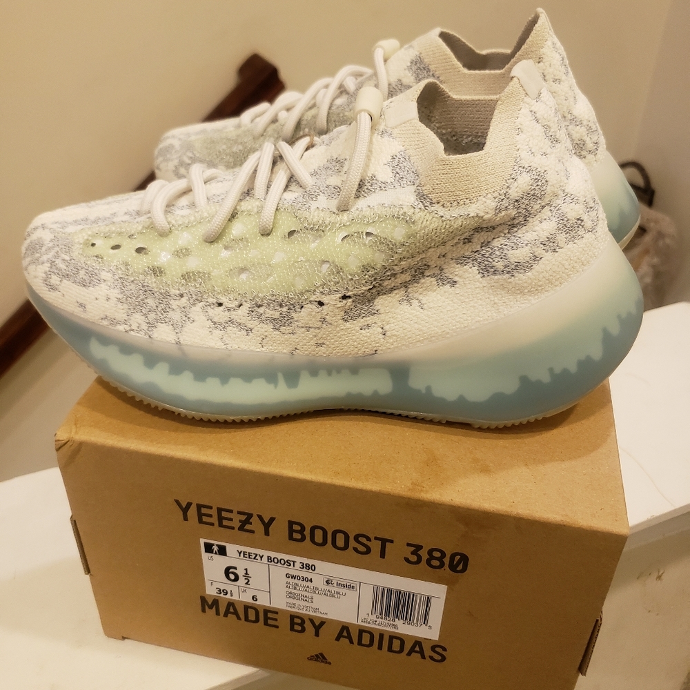Yeezy Boost 380 - Picture 7 of 11